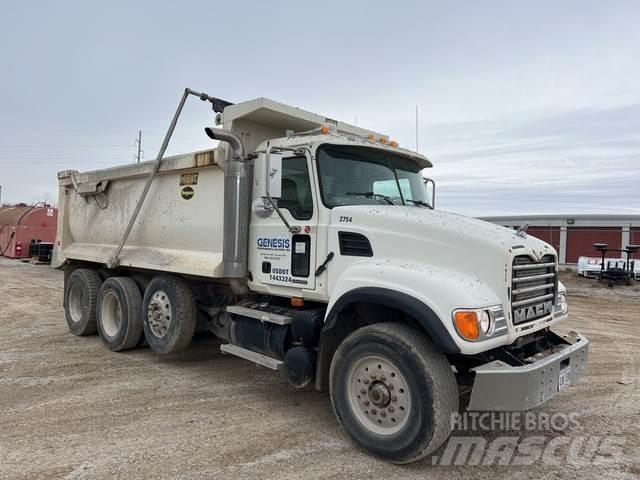 Mack CV713 自卸式货车