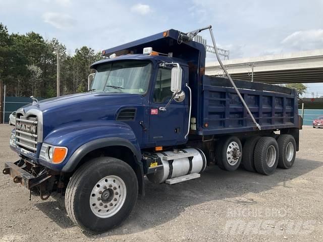 Mack CV713 自卸式货车