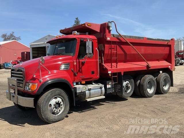 Mack CV713 自卸式货车