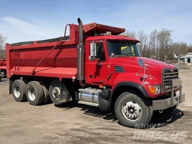 Mack CV713 自卸式货车