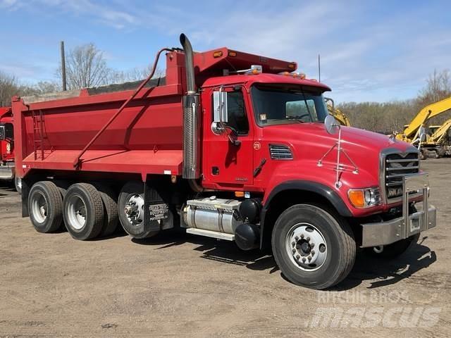 Mack CV713 自卸式货车