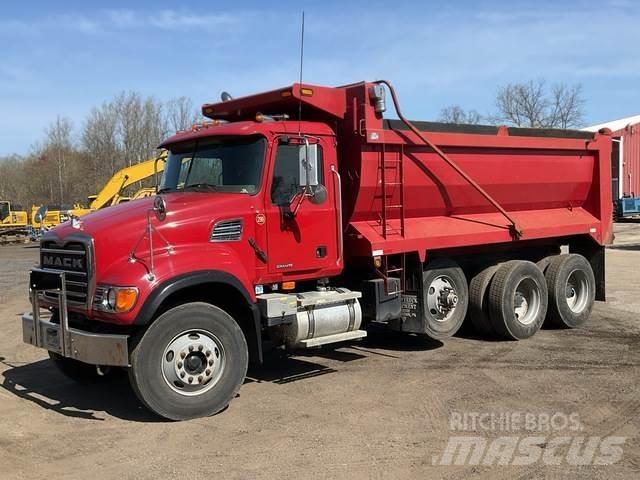 Mack CV713 自卸式货车