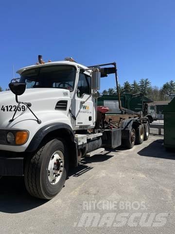 Mack CV713 翻斗车