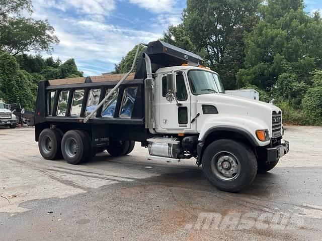 Mack CV713 自卸式货车