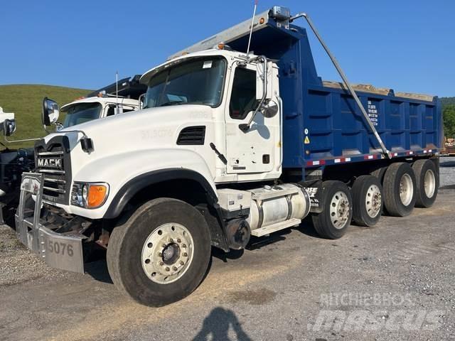Mack CV713 自卸式货车
