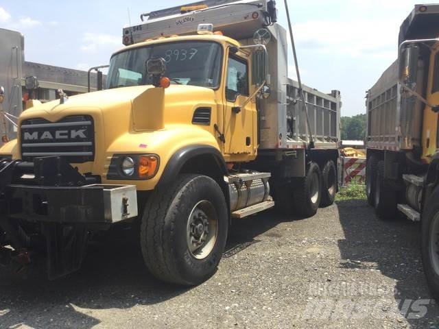 Mack CV713 推雪机