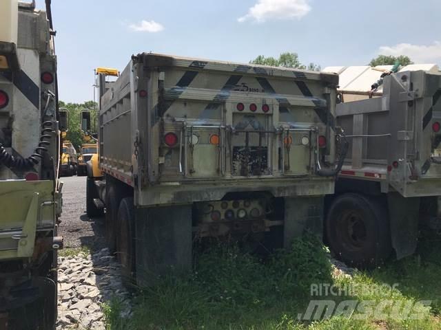 Mack CV713 推雪机