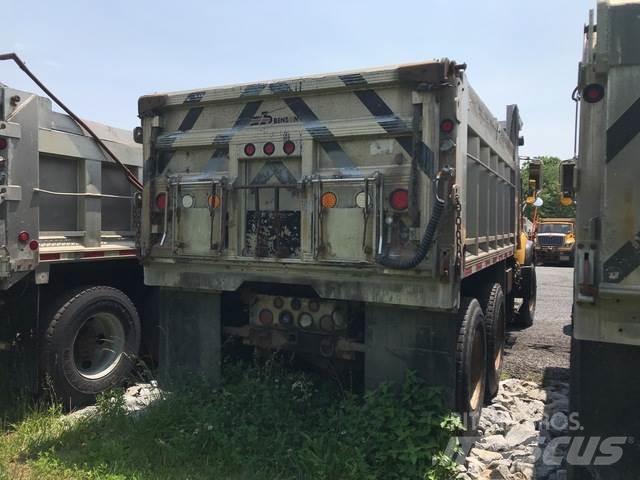 Mack CV713 推雪机