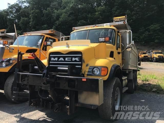 Mack CV713 推雪机