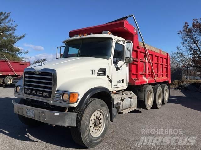 Mack CV713 自卸式货车