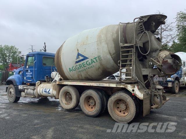 Mack CV713 其他货车