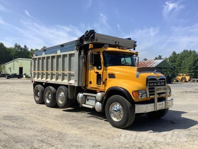 Mack CV713 自卸式货车