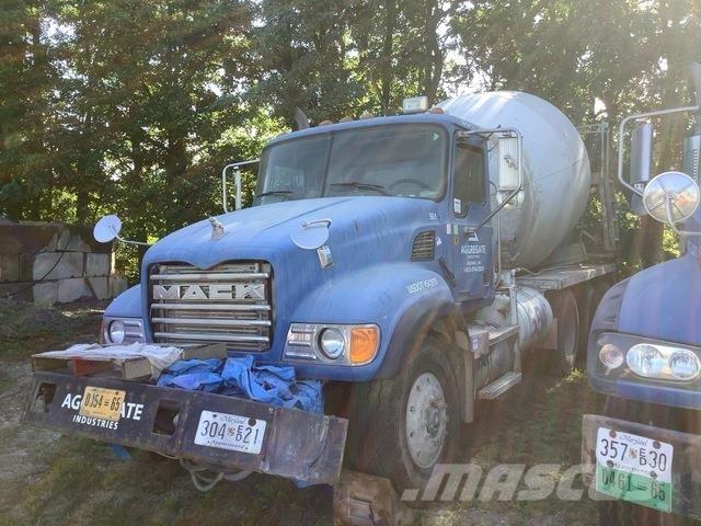 Mack CV713 自卸式货车