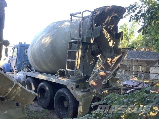 Mack CV713 自卸式货车