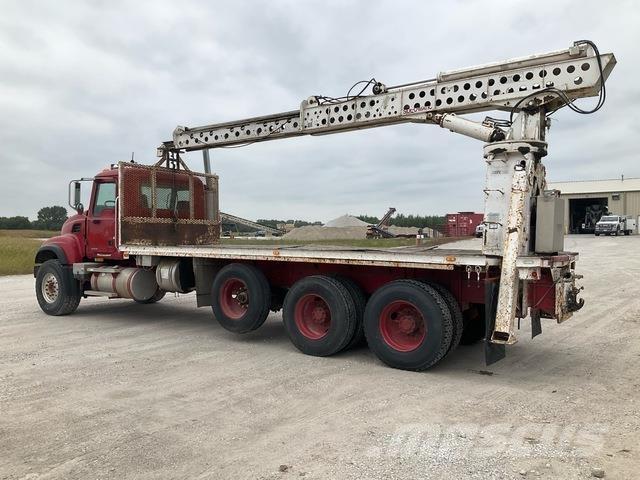 Mack CV713 其他货车