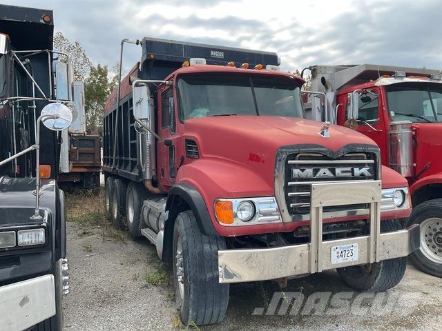 Mack CV713 自卸式货车