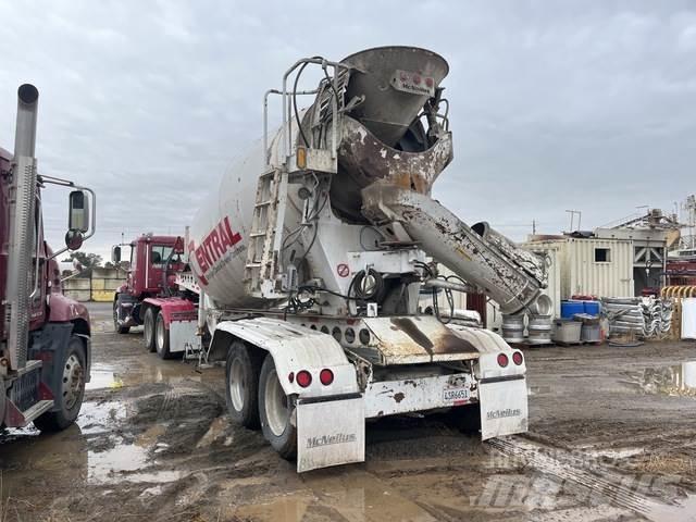 Mack CXU613 牵引车