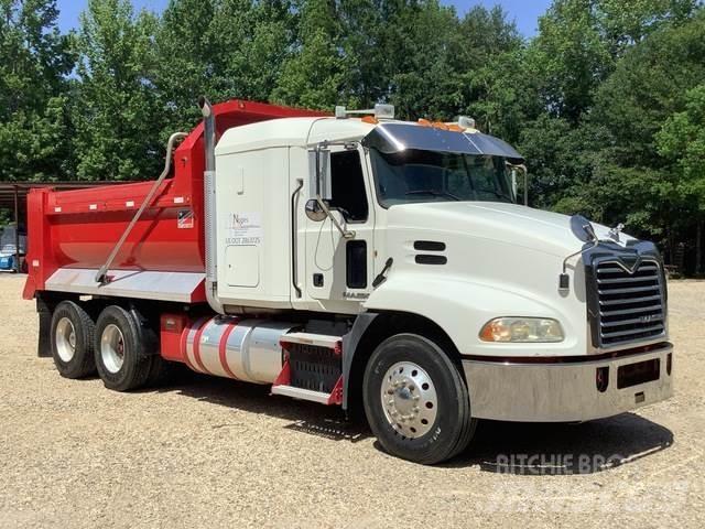 Mack CXU613 自卸式货车