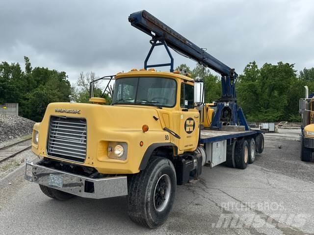 Mack DM688S 其他货车