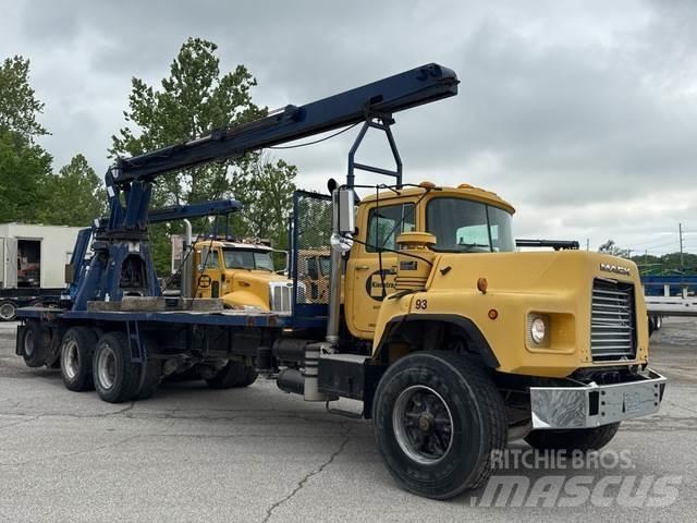 Mack DM688S 其他货车