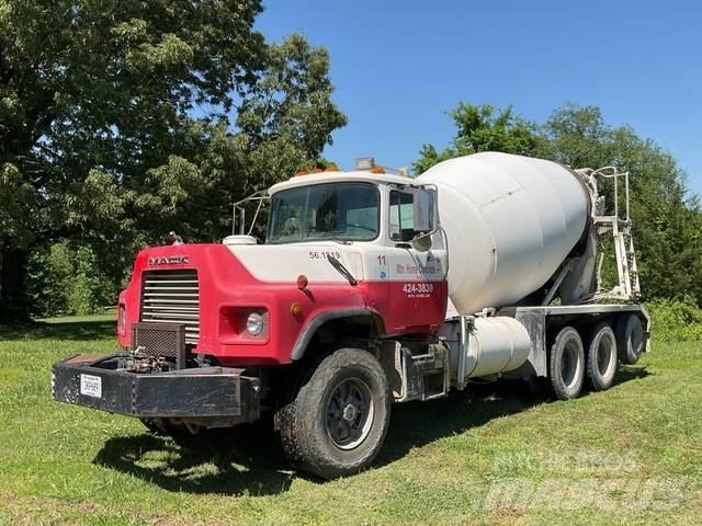 Mack DM690S 其他货车