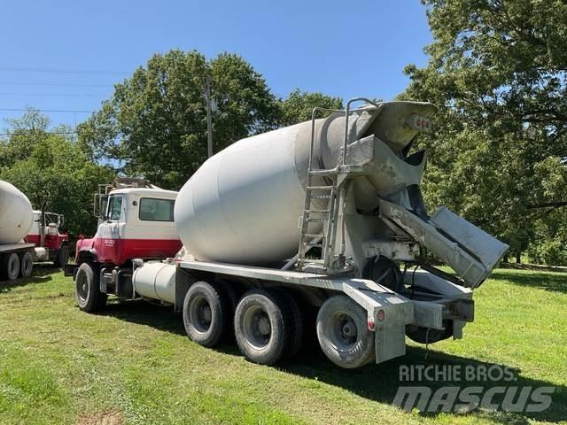 Mack DM690S 其他货车