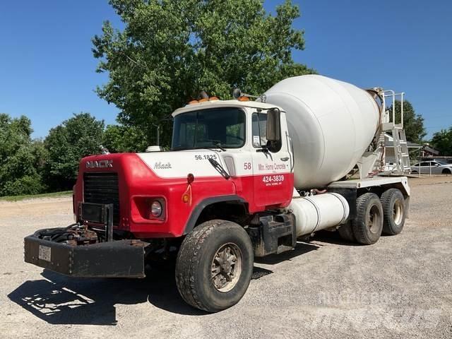 Mack DM690S 其他货车