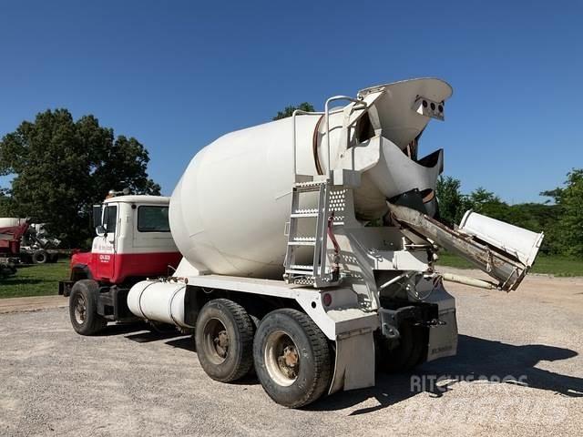 Mack DM690S 其他货车