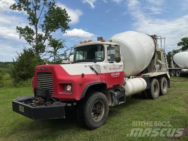 Mack DM690S 其他货车