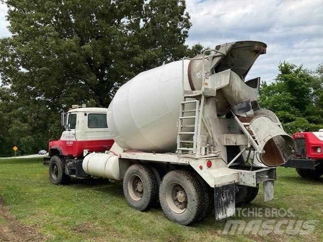 Mack DM690S 其他货车