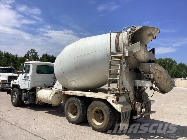 Mack DM690S 其他货车