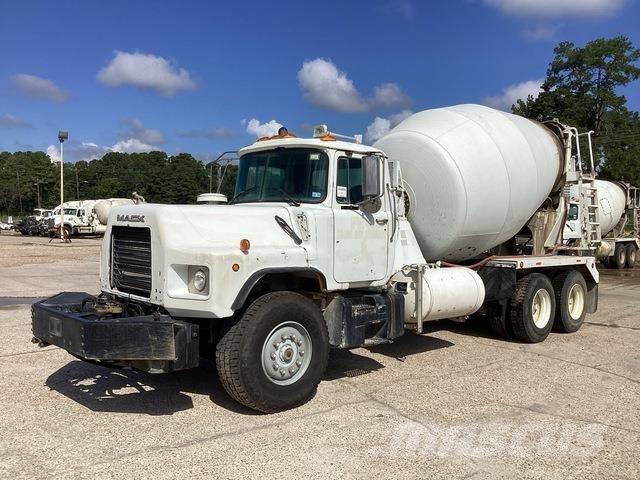 Mack DM690S 其他货车