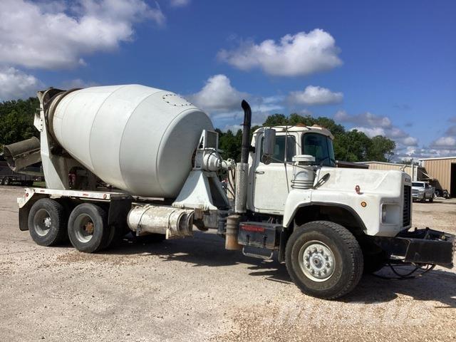 Mack DM690S 其他货车