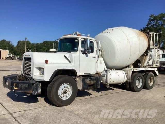Mack DM690S 其他货车