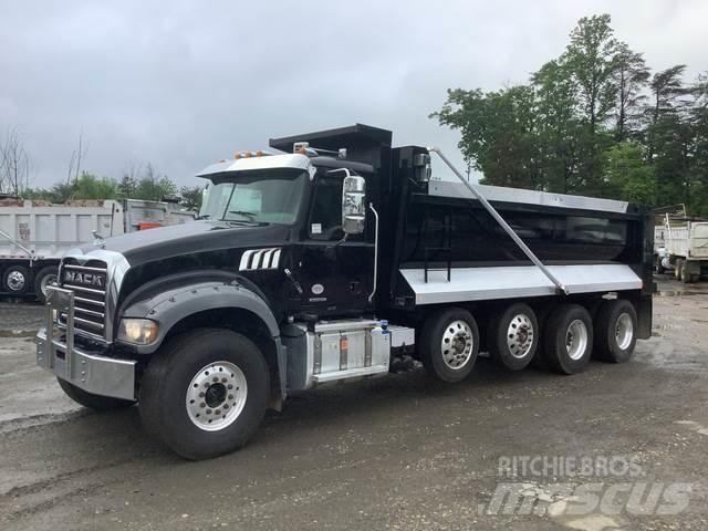 Mack GR64F 自卸式货车