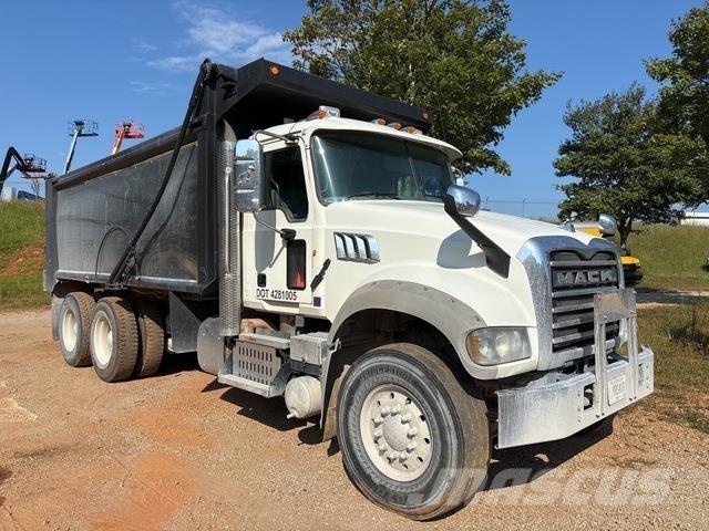 Mack GU713 自卸式货车