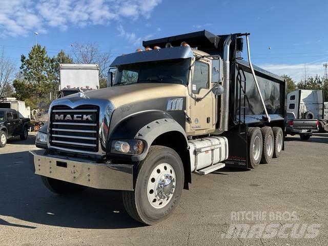 Mack GU713 自卸式货车