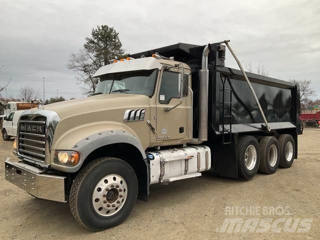 Mack GU713 自卸式货车