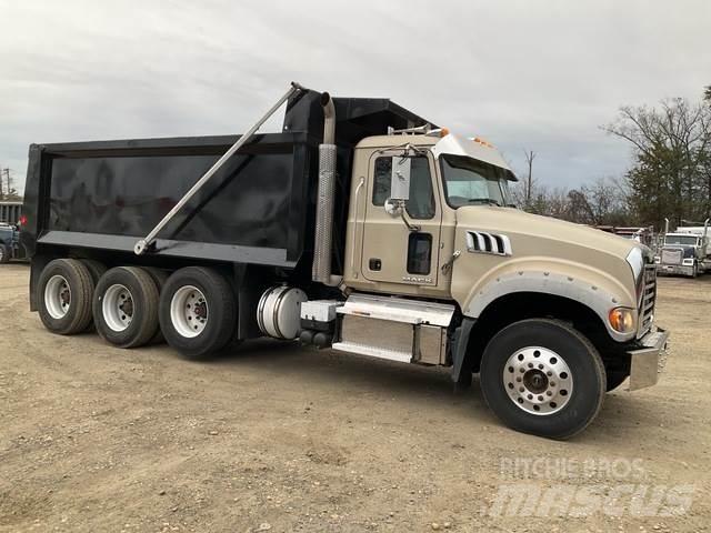 Mack GU713 自卸式货车