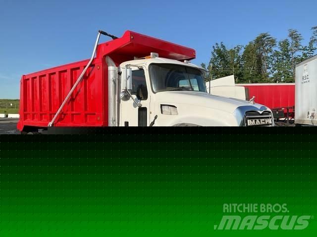 Mack GU713 自卸式货车
