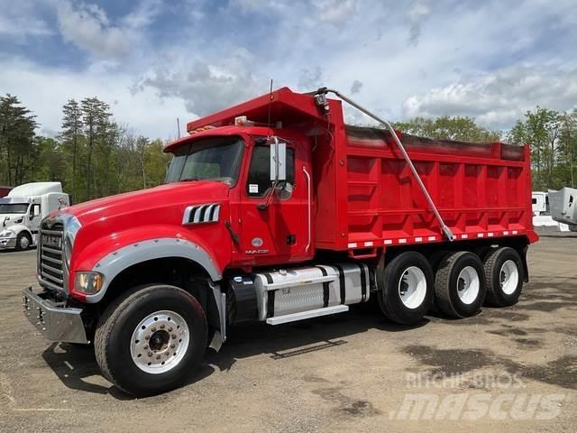Mack GU713 自卸式货车