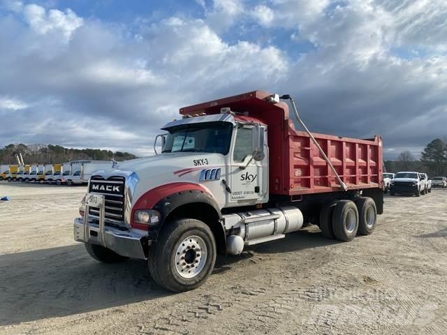 Mack GU713 自卸式货车