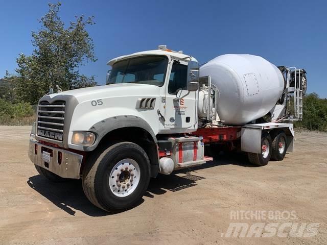 Mack GU713 其他货车
