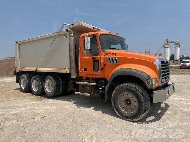 Mack GU713 自卸式货车
