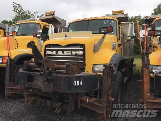 Mack GU713 推雪机