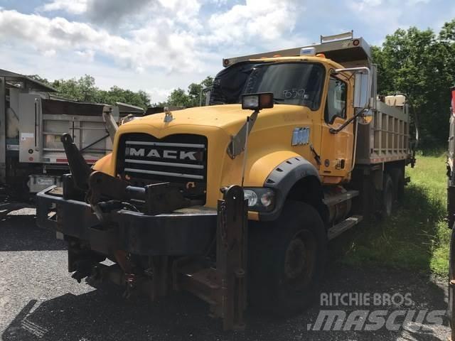 Mack GU713 推雪机