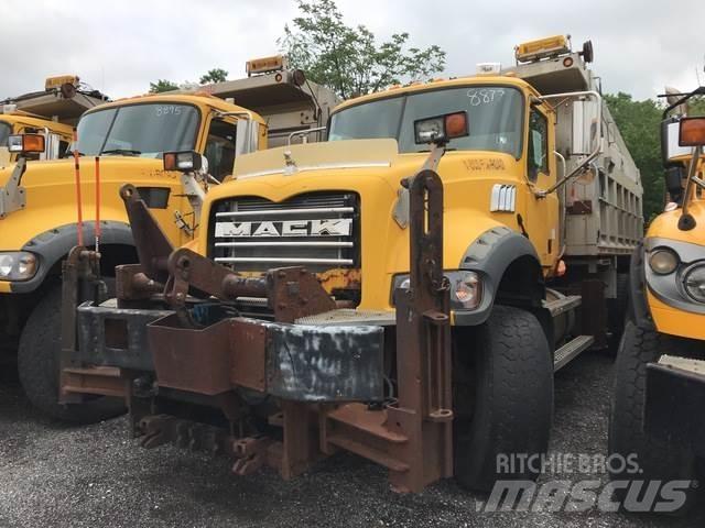 Mack GU713 推雪机
