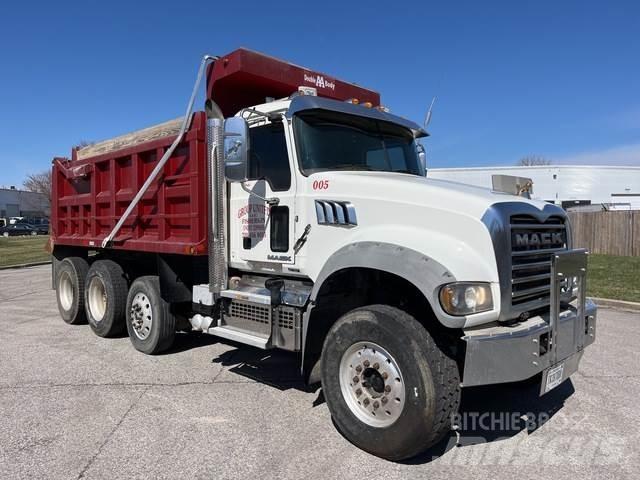 Mack GU714 自卸式货车