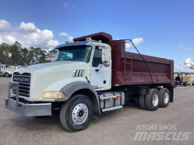 Mack GU813 自卸式货车