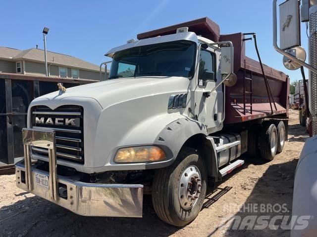 Mack GU813 自卸式货车